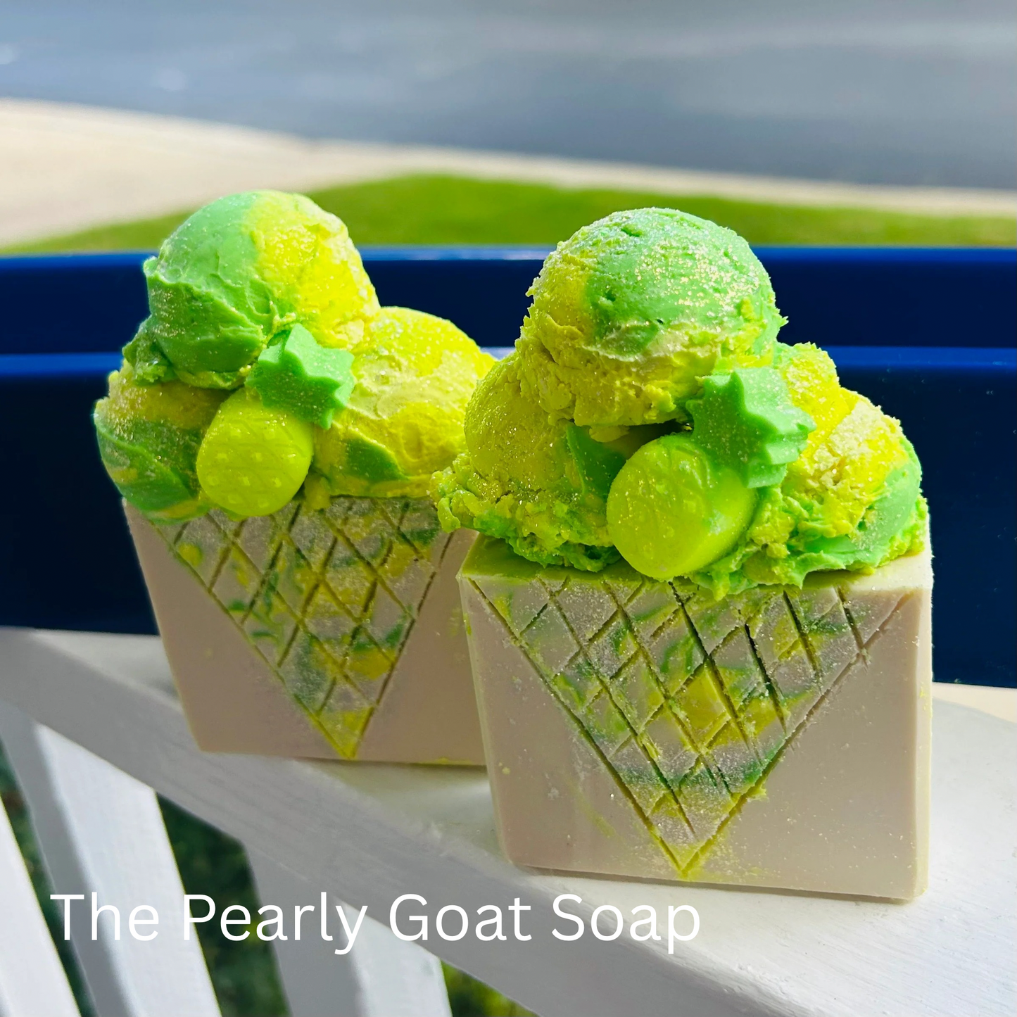 MOULE TRIANGLE EN PRÉCOMMANDE